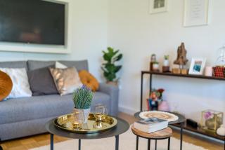 OG2 M Apartment with Balcony - 10 min to Salzburg - 7