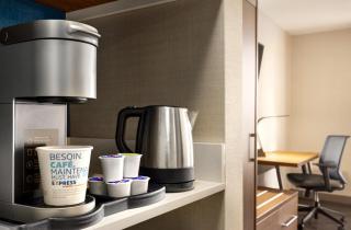 Holiday Inn Express Vancouver-Metrotown (Burnaby) - 4