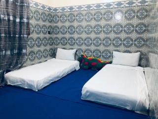 Spacious Family Apartment 5 Minutes from the Beach with Free WiFi & Parking - 9
