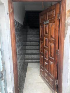 Spacious Family Apartment 5 Minutes from the Beach with Free WiFi & Parking - 8
