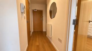 Elegant Stay Near Medway - Sleeps 4 - Parking - 4