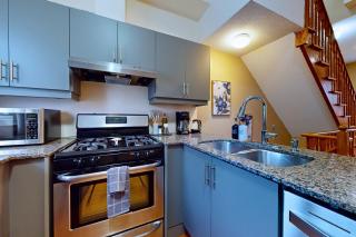 Private Rooftop Group Suite near Oriole Park - Eglinton Hotel - 1