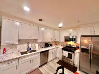 The Elegant Suite - 2BR with Great Amenities - 4