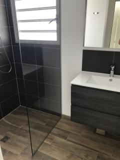 2-bedroom apartment with sea view and rooftop pool - 1