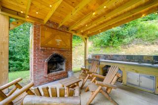 Outdoor Kitchen! 'The Hobbit House' on Elk River - 9