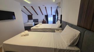 Hotel Velaris - 6