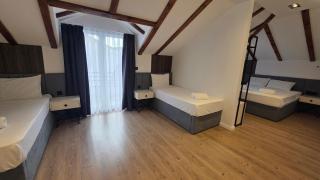 Hotel Velaris - 5