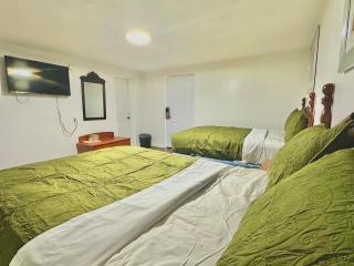 Skyland Motel - 8