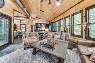 Hike, Soak & Play! Luxe Broken Bow Escape - 5