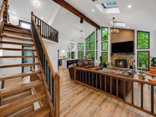 Spacious Waterfront Mansion wHot tubPoolTable - 6