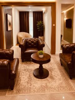E-Luxe Suites Hotel - 6