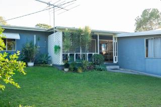 A Little Grey Shack - Sleeps 8 - 3