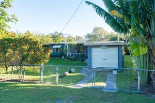 A Little Grey Shack - Sleeps 8 - 2