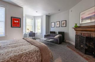 Downtown living! Sleeps 14 wEV parking balcony - 7