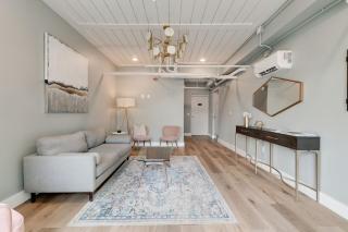 Prime West End 2BR W, SAUNA and Balcony Near Vandy! - 5