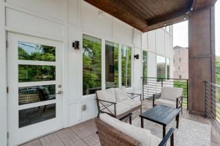 Prime West End 2BR W, SAUNA and Balcony Near Vandy! - 8