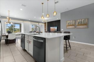 12 Bedrooms 11 Bathrooms Solterra 6056 Bo - 3
