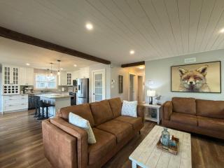 Riverside Retreat - 4