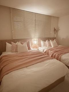 Peaceful 3BR Studio Near Miasageroi STN - 1