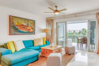 Tropical Resort Living W Pool, Hot Tub & Gym - 8