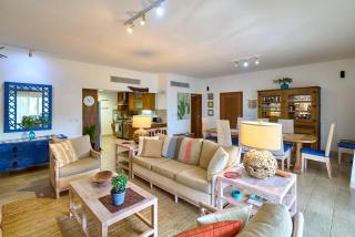 3Brbeach Escape Terrenaspool Familybalcones - 9