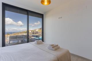 Casa Mozart I Sea View, Pool & Ac Retreat - 2