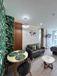 Luxury Executive Suite, Pool & Rooftop 360 - 0