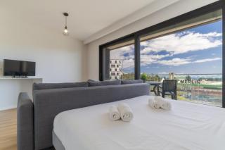 Fenix Iii Ac, Parking & Near Beaches - Funchal - 0