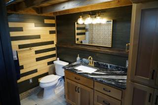 The Barn 2 Queen Bed 2 Full Bath - 4