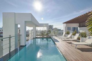 Lux Arpel Experience Downtownsd Poolgym - 9