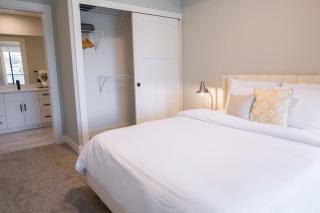 New 1 Bed Condo with Mtn Views - 3