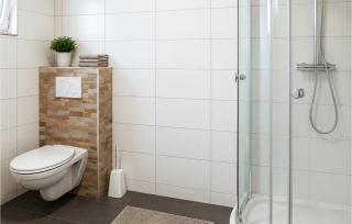 2 Bedroom Lovely Apartment In Vir - 2