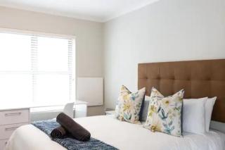 Paragon Devils Peak 3 Bed 2 Bath - Cape Town - 5