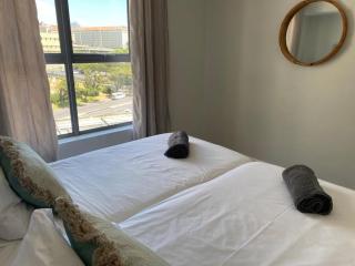 Rooftop Pool & Gym, Minutes To Uct - 1