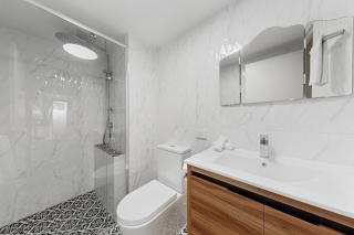 2 Bedroom River View in Brisbane CBD - 8