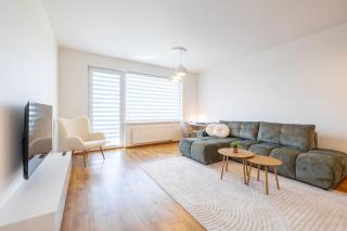 Green Velvet Apartment - 0