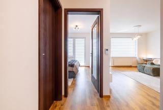 Green Velvet Apartment - 6