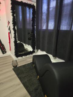 Love Room Owfeah - 6