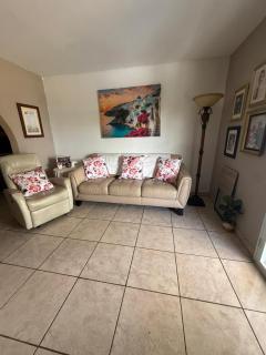 3BR Island Family Retreat - 0