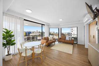 Poolside 3-Bed Retreat Near Kings Beach - 8