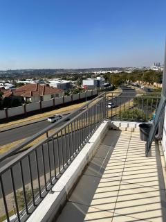 Cosy Apartment in Greenstone Hill - 1