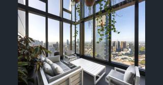 Luxury City Southbank Escape with Luxury Pool Gym Sauna and Skyline Views - 5