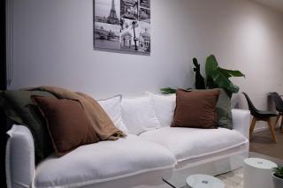 Luxury City Southbank Escape with Luxury Pool Gym Sauna and Skyline Views - 3