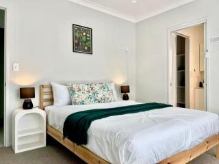 Bright 3BR 2BA Home, Near Beenleigh Shops & Train - 5