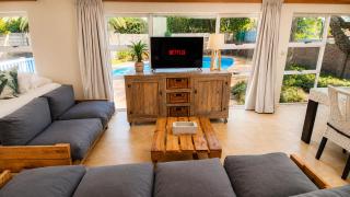 Joy Haven - Open Plan Studio - 5