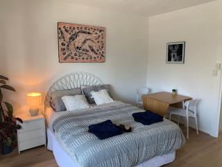 Kangaroo Lodge, Skip to city and kings park 311 - 6