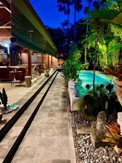 Spacious 4-bedroom garden villa - 0