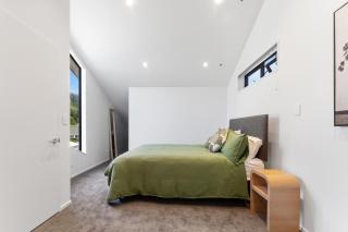 Totara tree house - 2