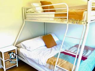 Retro Coastal Retreat with Vintage Style Sleeps 7 - 2