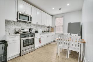 Near NYC Transit! Modern Gateway Region Apt - 0